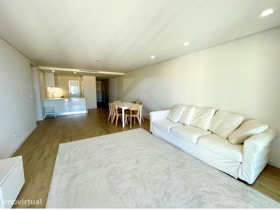 Apartamento T3 no Último Piso - Estreito de Câmara de Lobos