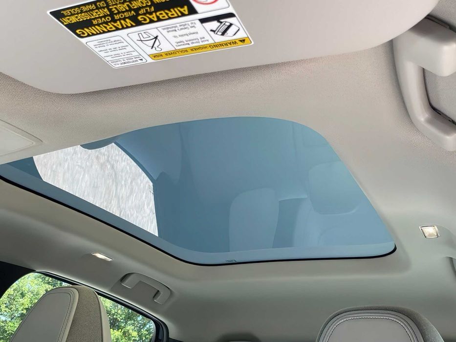 Nissan LEAF SL      2025