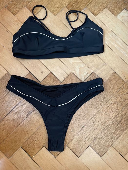 Чорний купальник з білою окантовкою новий стильний роздільний М