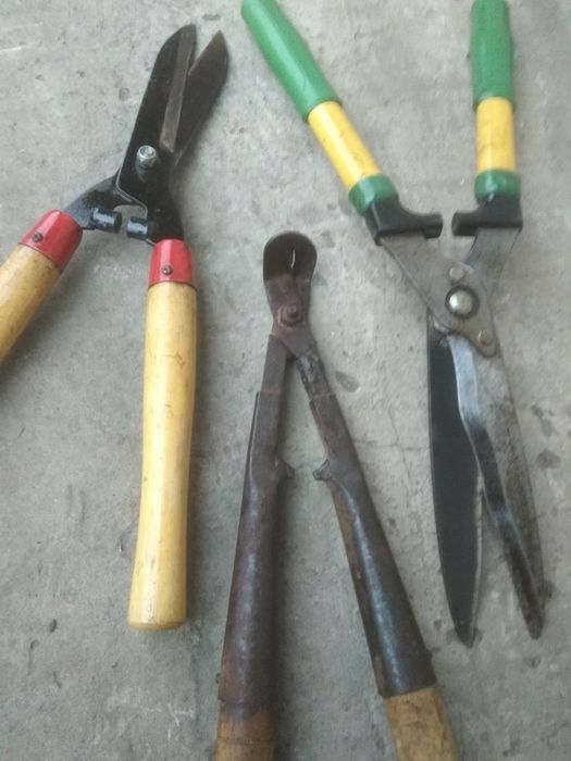 ножиці для роботи в саду