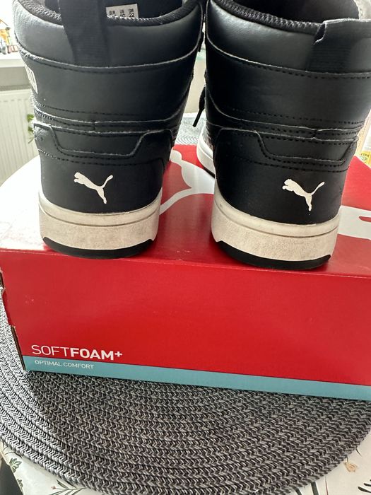 Продам высокие кроссовки