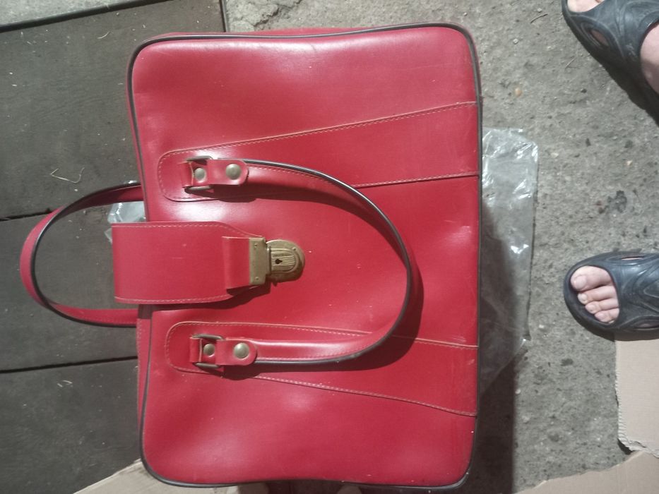 Sprzedam  walizkę lata 80