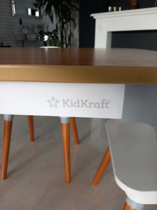 Stolik z 4 krzesłami Kidkraft