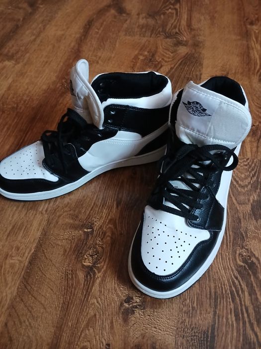 Кросівки чоловічі