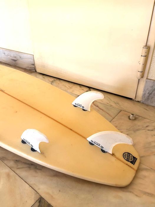 Prancha de Surf 6’4” – Usada, Pronta a Surfar