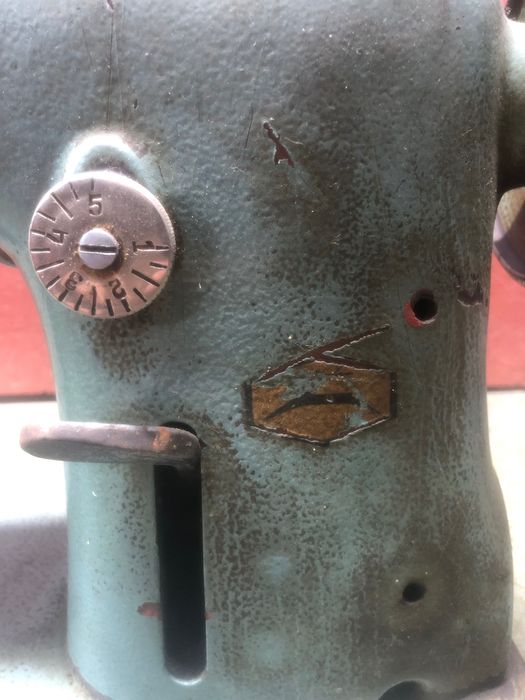 Швейна машинка на запчастини