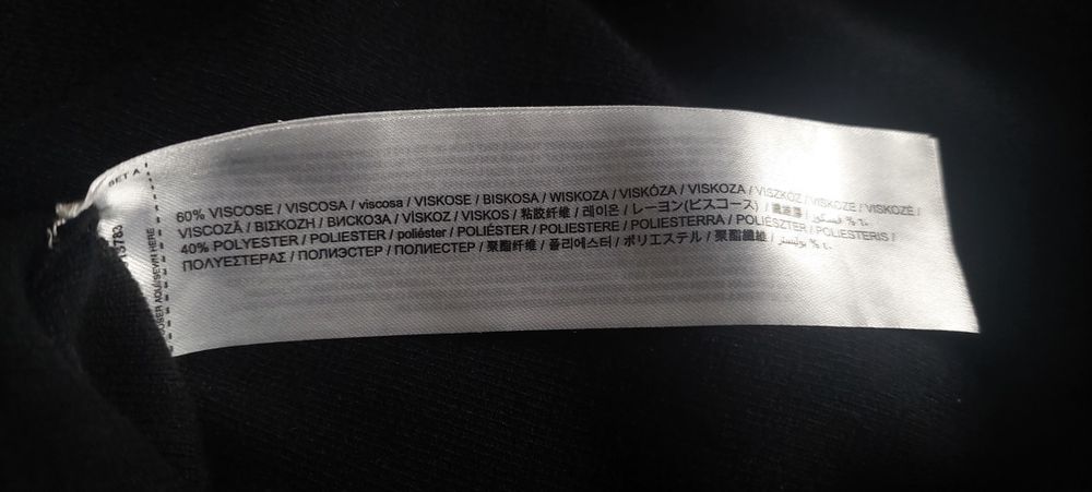 Czarna bluzka top z kontrastującymi białymi lamówkami Mango MNG M 38