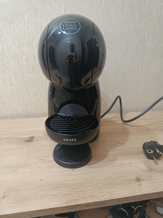 Кавоварка капсул ьна Dolce Gusto  (Nesskafe )
 Gusto  (Nesskafe )
