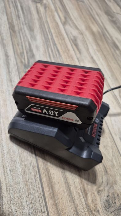 BOSCH ładowarka+aku