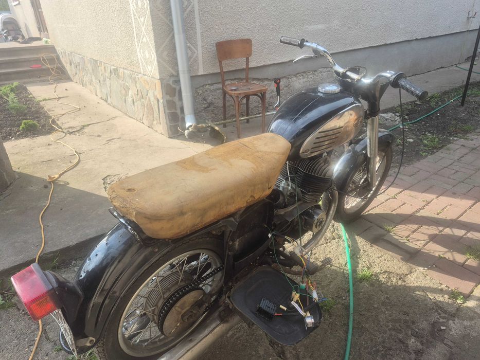 К 175 з документами з вписаним мотором ЯВА