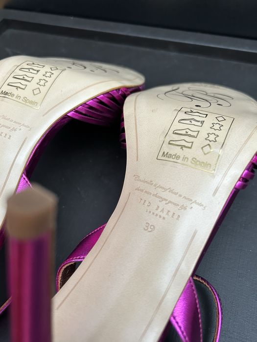Szpilki Ted Baker