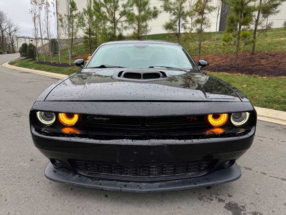 Dodge Challenger      2017