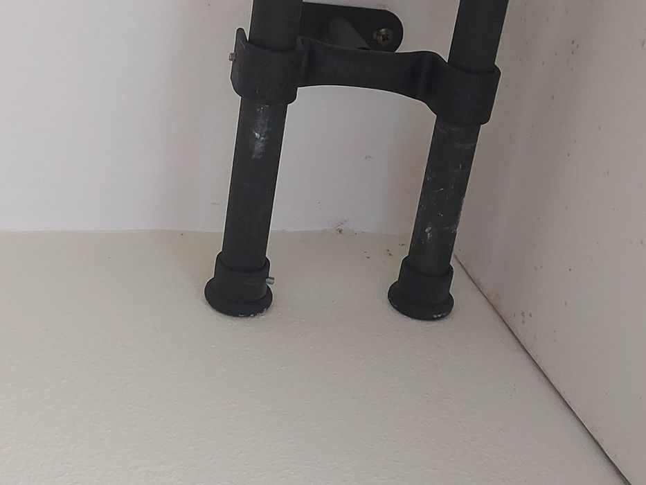 Varão duplo em preto, dois suportes para cortinados(2)