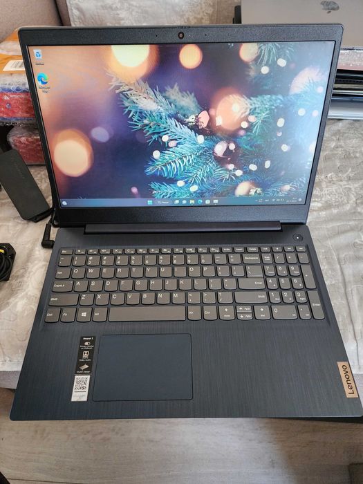 Lenovo IdeaPad 3 15.6" HD  i3-1005G1 8GB 256GB SSD