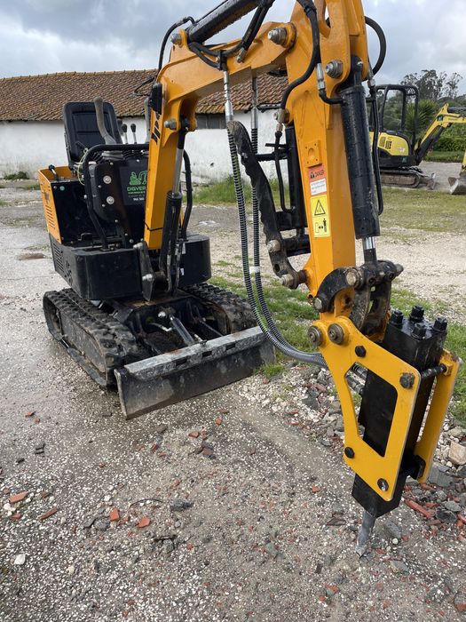 Mini escavadora aluguer