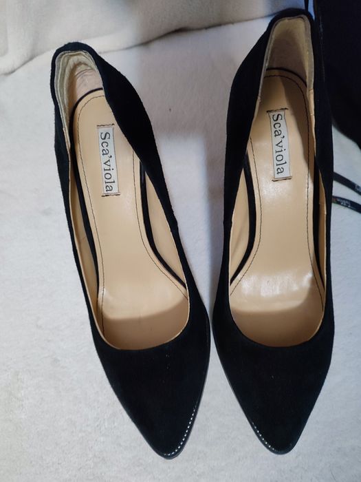 Buty na obcasie że skóry