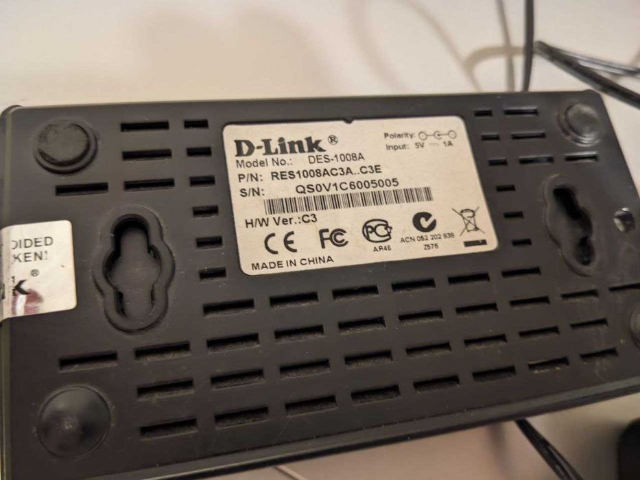 Комутатор  мережі D-link DES-1008A з 8 портами 10/100 Мбіт/с