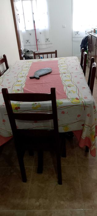 Vendo móveis usados , o valor é de uma estante o outro móveis é negociável