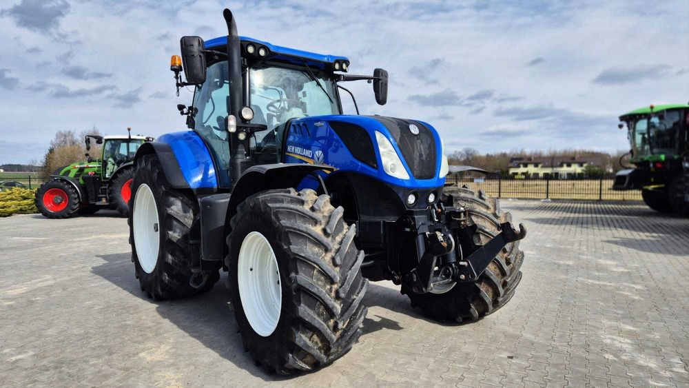 Ciągnik rolniczy New Holland T7.270 Autocommand