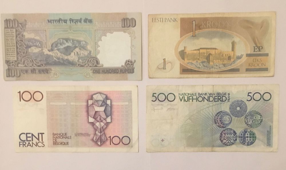 Várias notas estrangeiras antigas