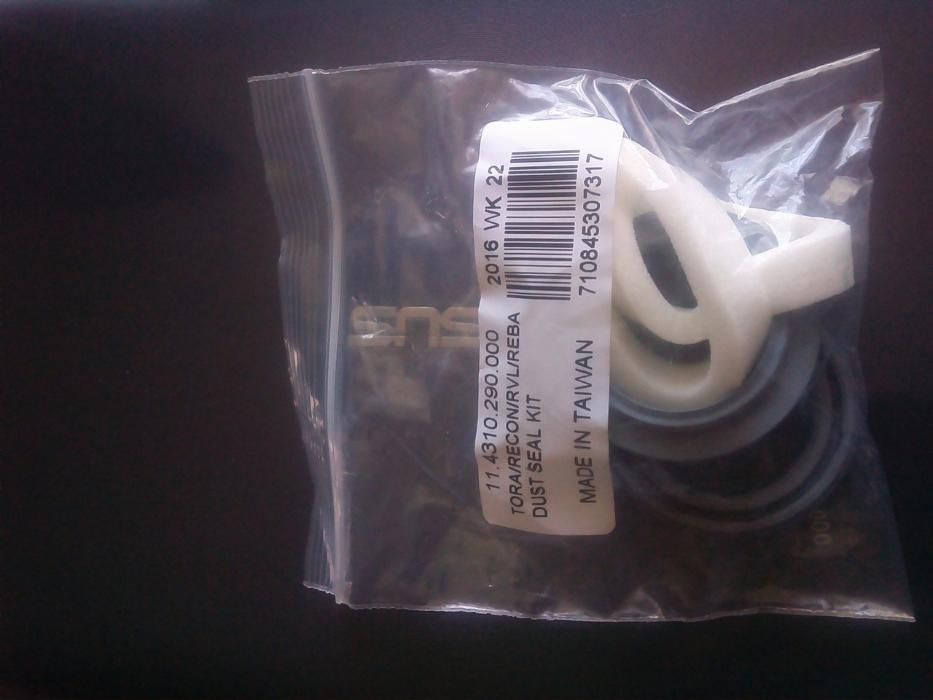 Сальники вилки , Fox ,Marzocchi , Rock shox