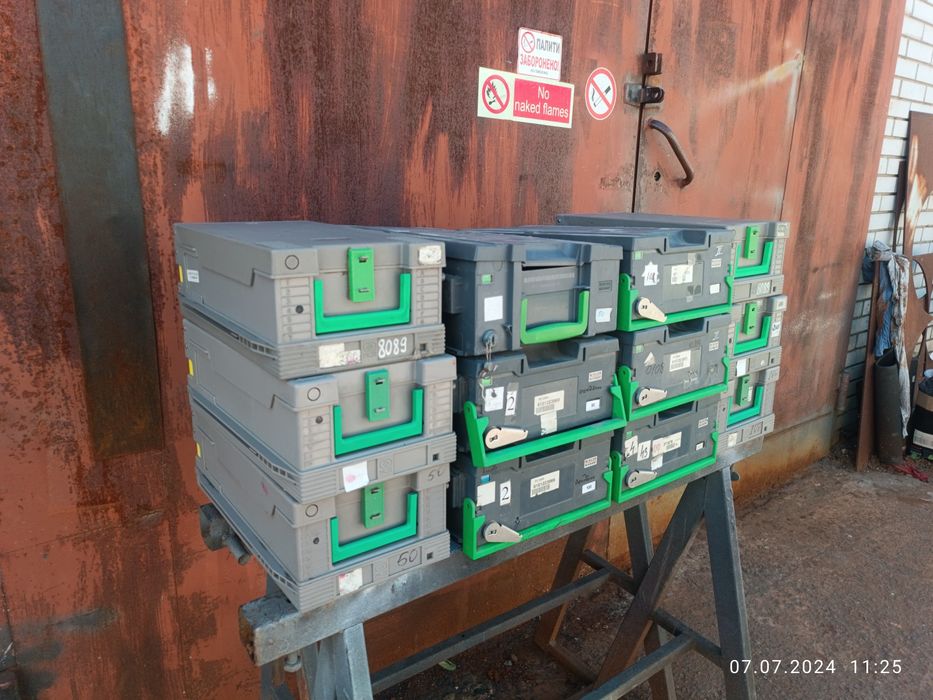 Якісний ящик кейс з міцного пластику контейнер бокс під інструменти