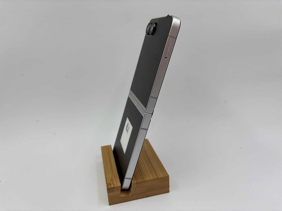 Samsung Galaxy Flip7 FE 128GB White ГАРАНТІЯ 6 Місяців МАГАЗИН