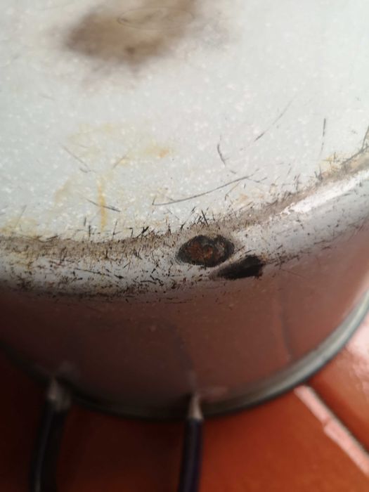 Tachos e tabuleiro em esmalte