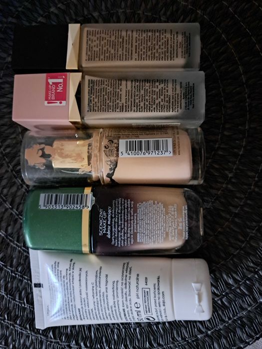 Podkłady fluidy różne marki