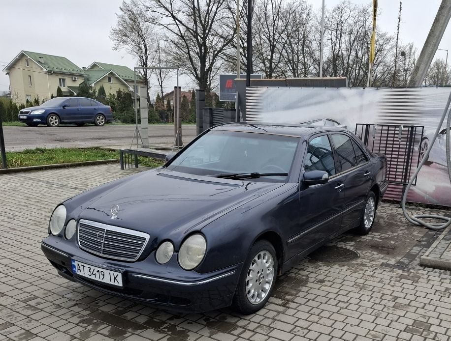 Mercedes w210 2001 рік