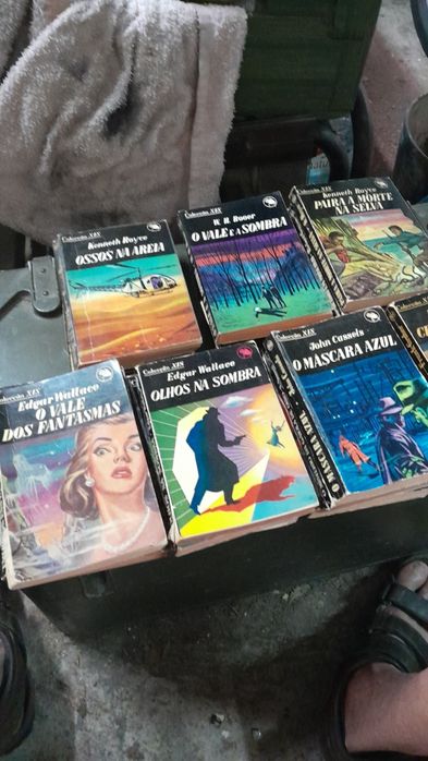 Lotes 90 livros policiais do FBI e da colecção X