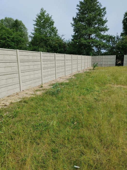 Montaż i malowanie  ogrodzeń betonowych