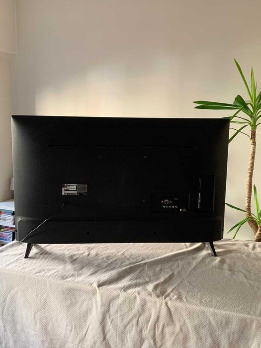 Televisão LG  43" 43UJ630V AVARIADA