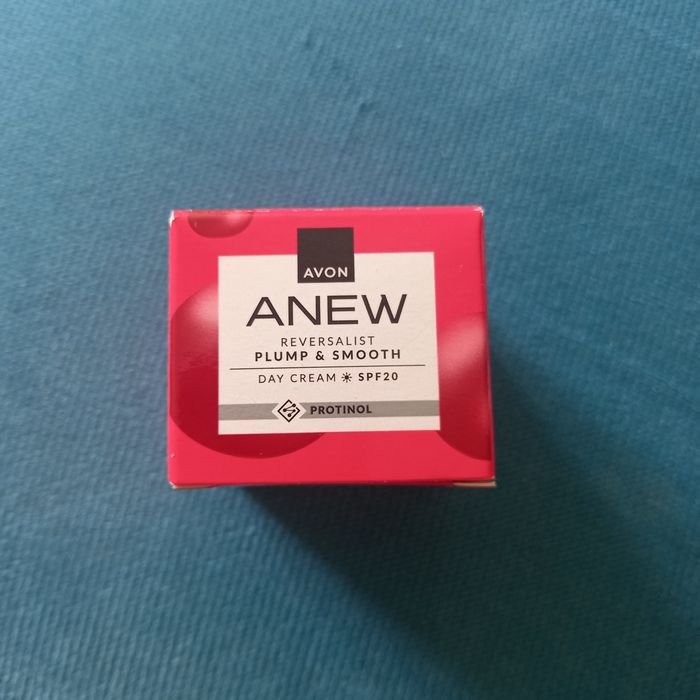 Avon Reversalist Plump & Smooth krem na dzień 15 ml SPF20