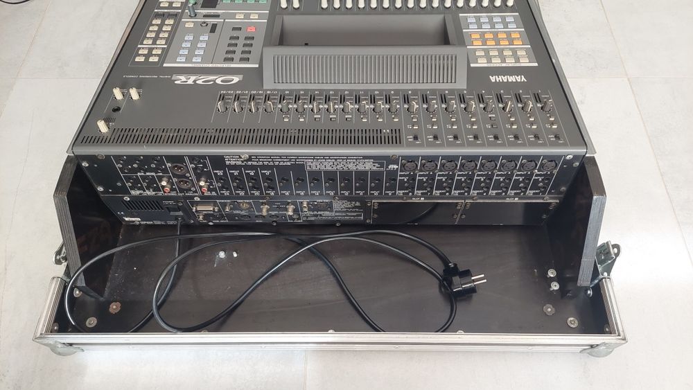 Mikser cyfrowy Yamaha 02R