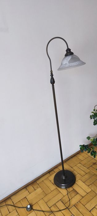Lampa stojąca stylowa