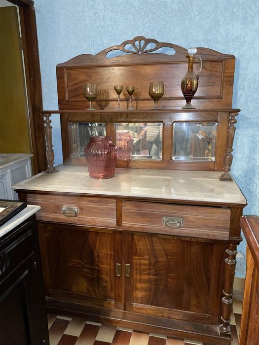 Louceiro em Madeira com Tampo em Mármore