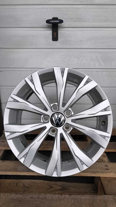 Felgi aluminiowe Vw Tiguan II Passat B8 Arteon Audi 17" 5x112 (OL758F)
