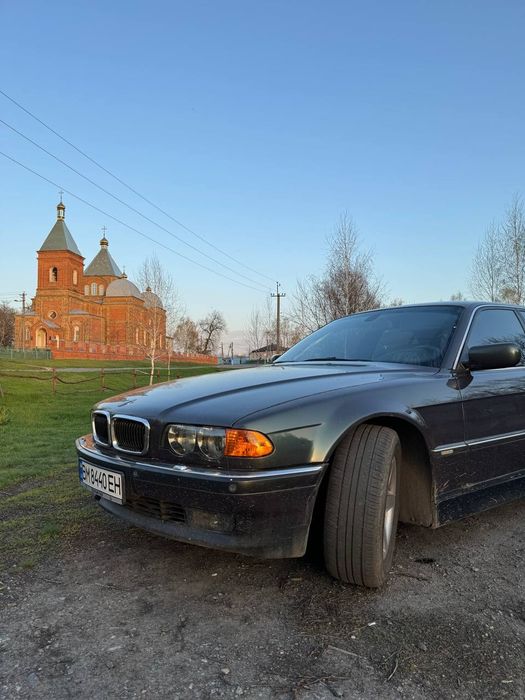 Продам бмв е38 740