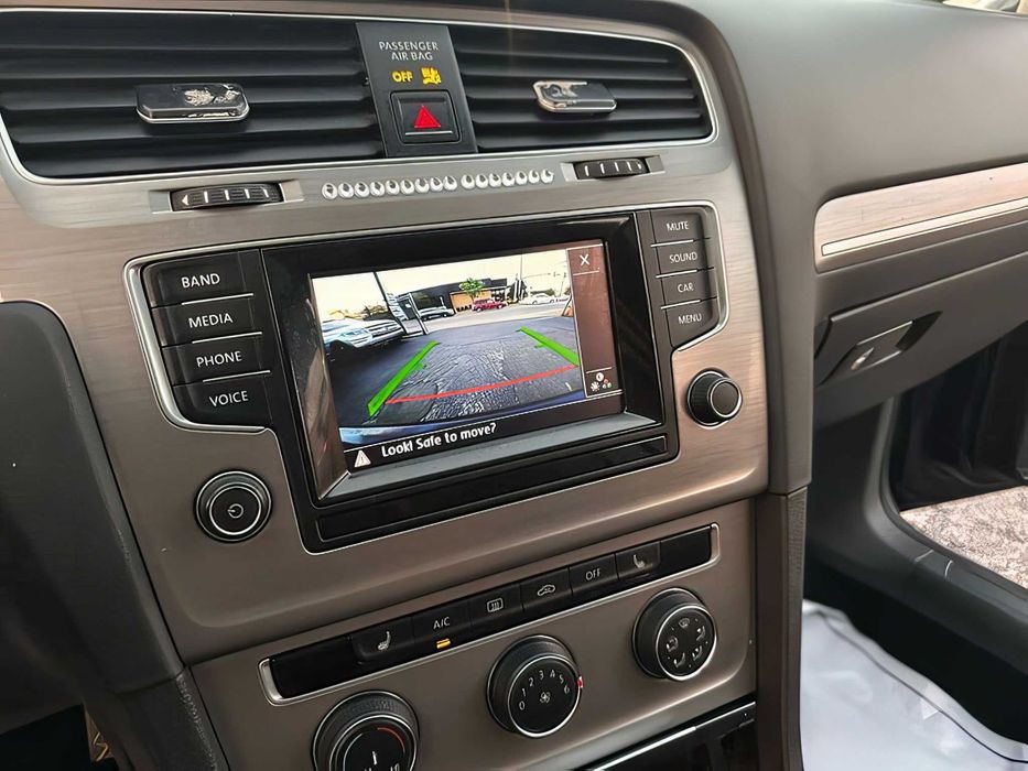 Volkswagen Golf      2015