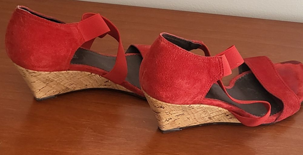 Sandalias cunha vermelha tam.36