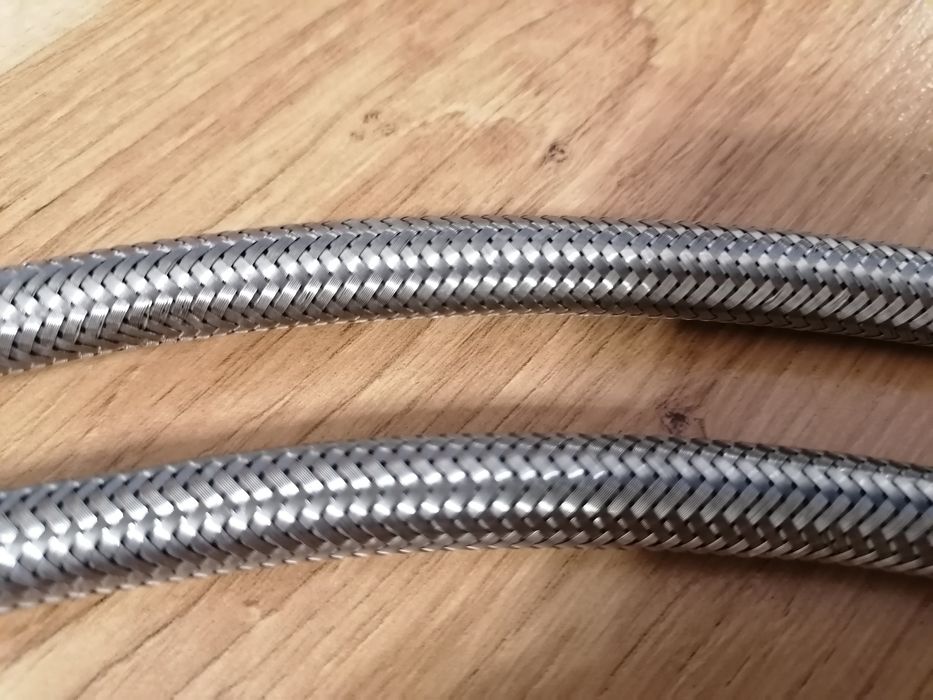 Wężyk przyłączeniowy do baterii, kranu