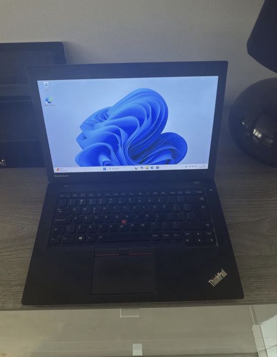 Lenovo ThinkPad T450 i5 5 Gen; 8/240 GB