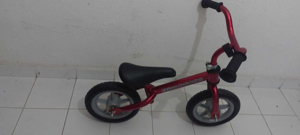 Bicicleta sem rodas  de criança praticamente nova