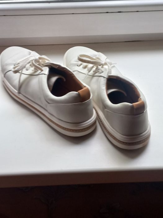 Кросівки білі Clarks,унісекс.