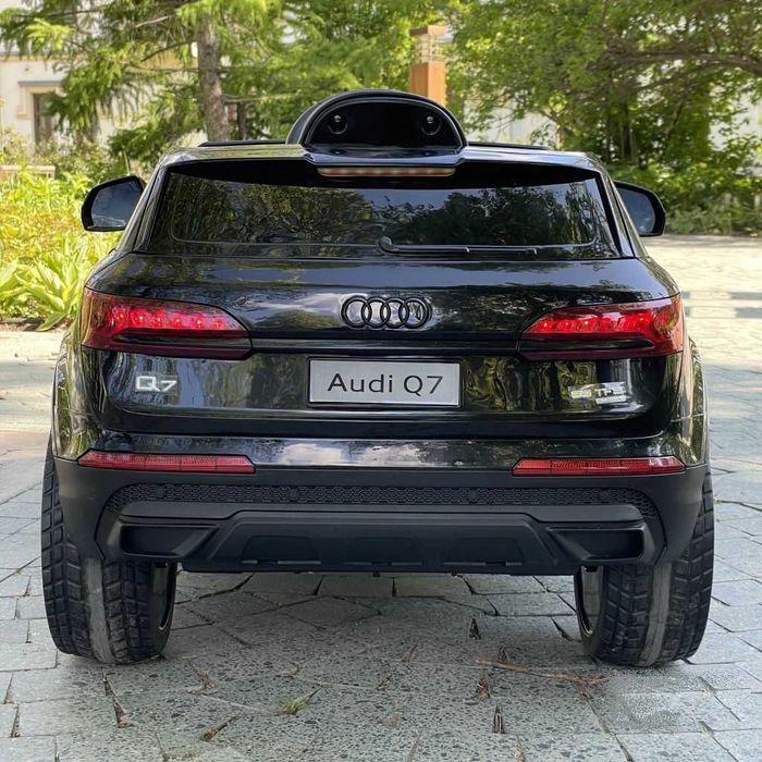 Samochód AUDI Q7 S-Line Auto AKUMULATOR Motor Elektryczny SUV 2 DZIECI