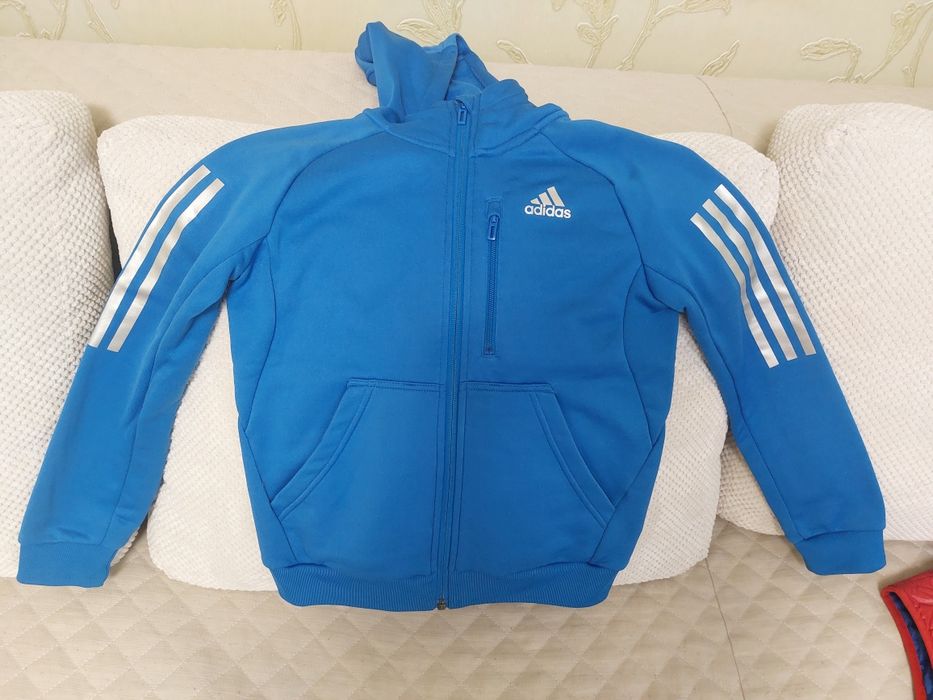 Кофта Adidas оригінал 140 р.