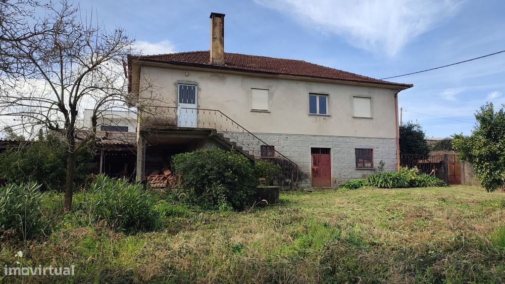 Moradia individual, com terreno, em Rendufe, Amares