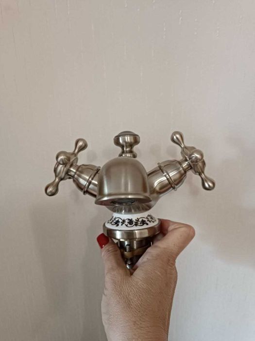 ЗМІШУВАЧ для умивальника латунь Kraus KEF -16000 НОВИЙ