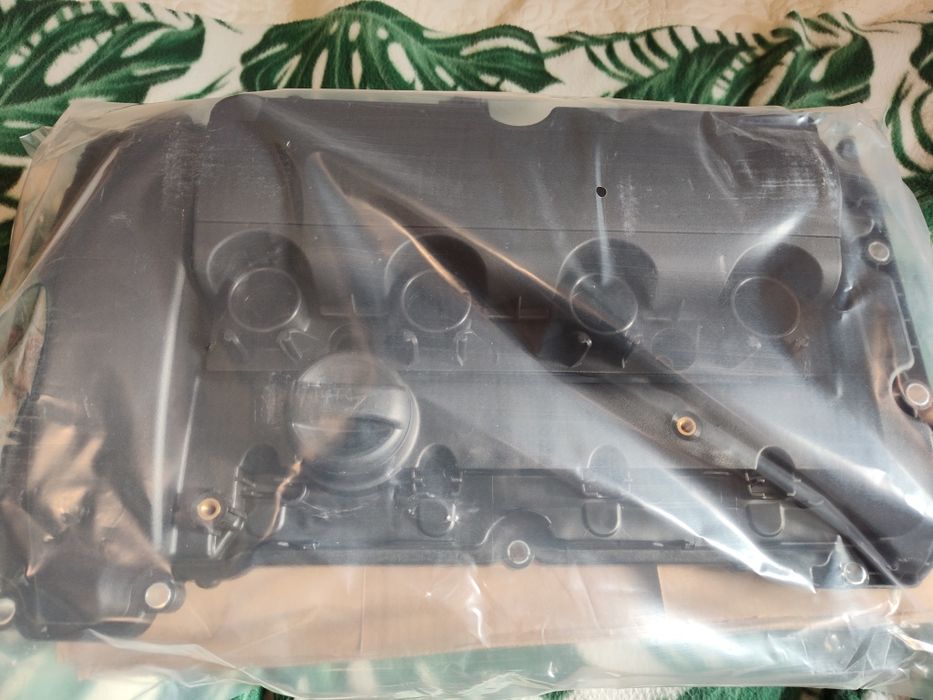 Pokrywa zaworów 1.6thp 155KM nowa